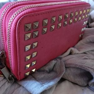 All vegan wallets or wrislets